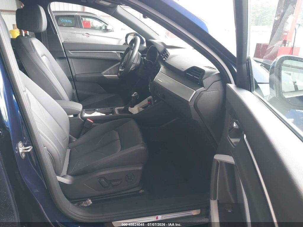 WA1DECF38M1056123 2021 AUDI Q3 photo no. 5