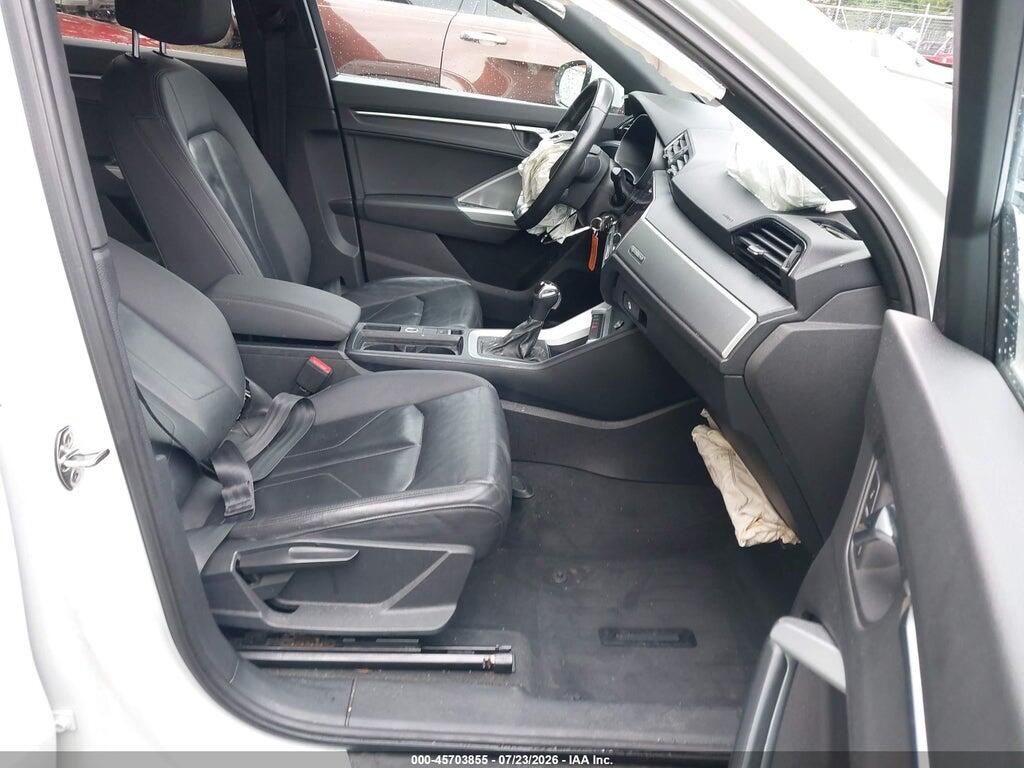 WA1AECF36L1053979 2020 AUDI Q3 photo no. 5