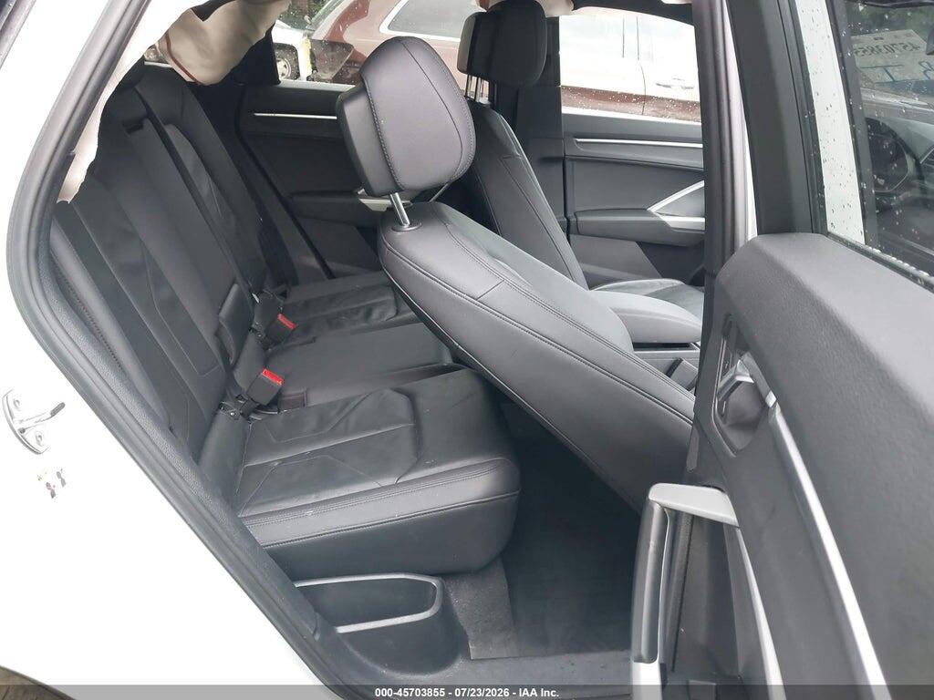 WA1AECF36L1053979 2020 AUDI Q3 photo no. 8