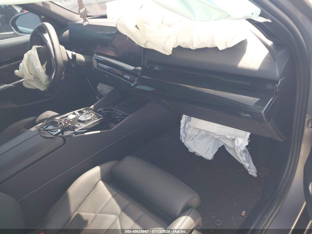 WBA53FJ02TCV74372 2026 BMW 530I photo no. 5