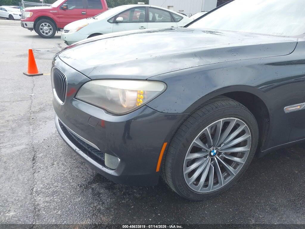WBAKA4C51CC613698 2012 BMW 740I photo no. 12