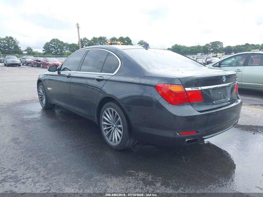 WBAKA4C51CC613698 2012 BMW 740I photo no. 3