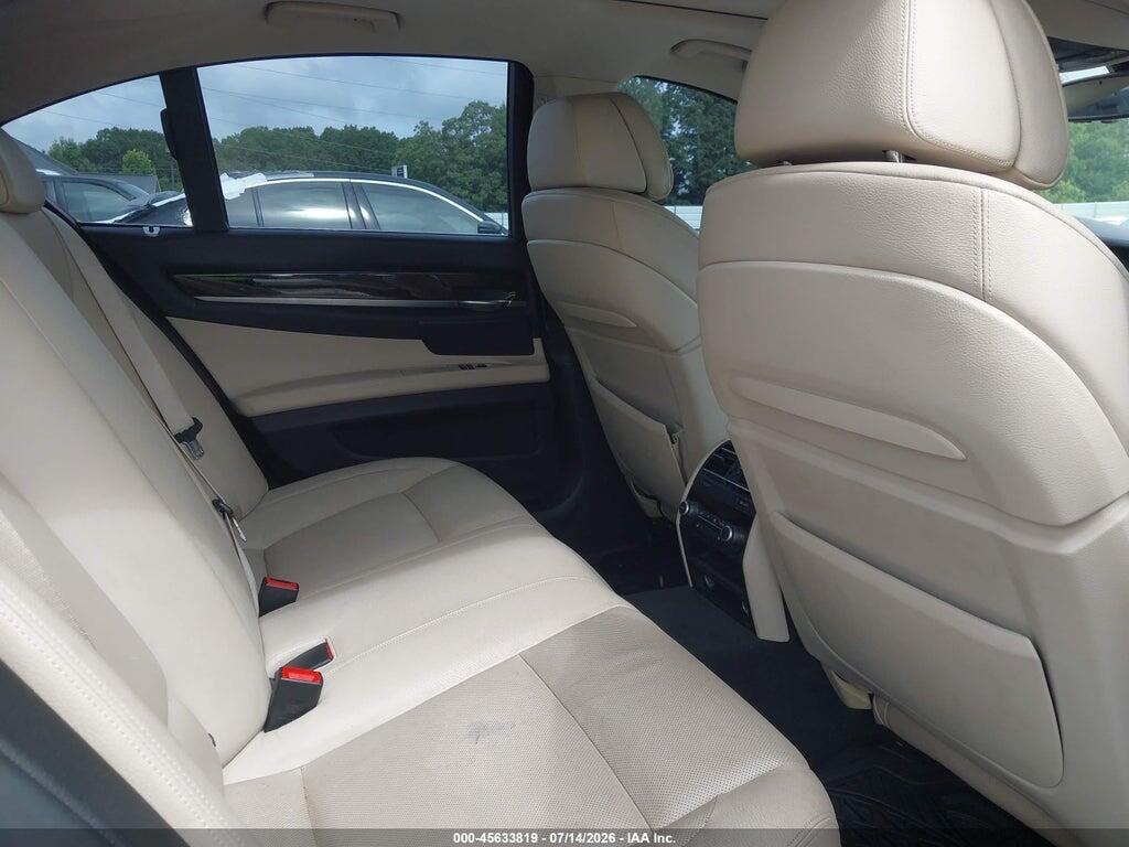 WBAKA4C51CC613698 2012 BMW 740I photo no. 8