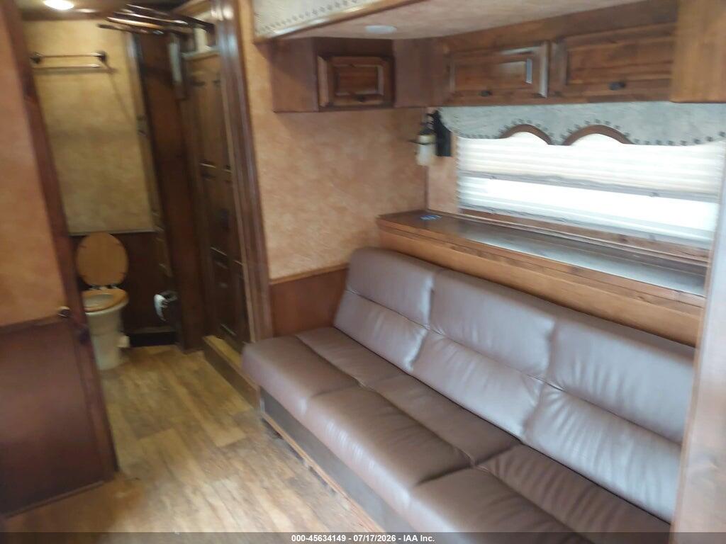 1B9BG3123ES511145 2014 BLOOMER TRAILER MANU 32X9 HORSE TRAILER photo no. 8