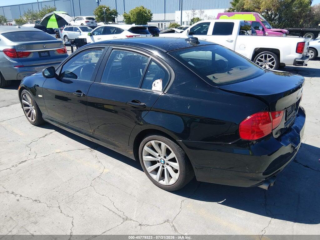 WBAPH5C53BA444544 2011 BMW 328I photo no. 3