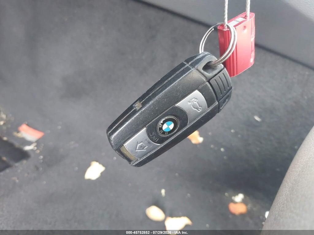 WBAPH7C51BE677052 2011 BMW 328I photo no. 11