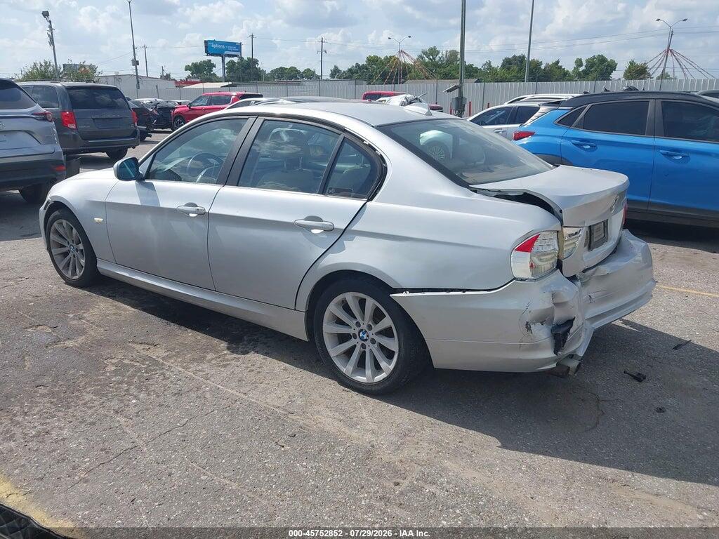 WBAPH7C51BE677052 2011 BMW 328I photo no. 3