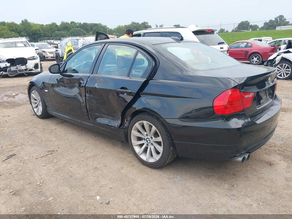 WBAPH7C57BE681820 2011 BMW 328I photo no. 3