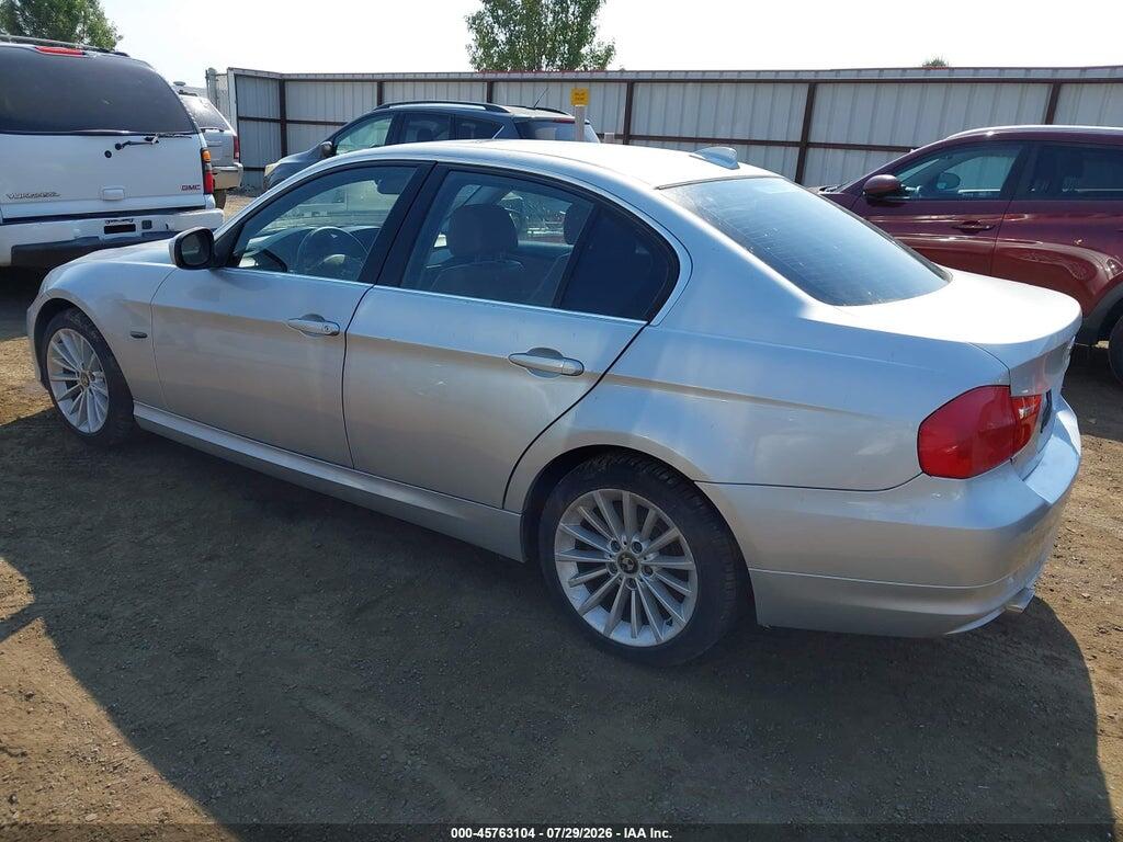 WBAPL5C55BA919366 2011 BMW 335I photo no. 3