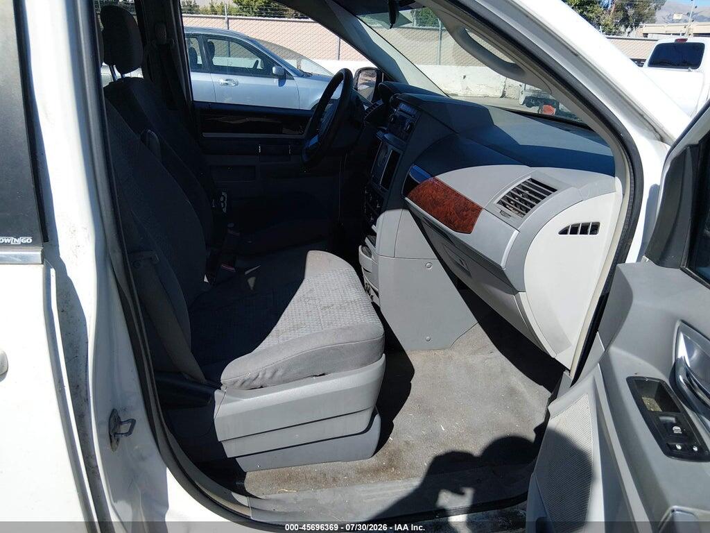 2A4RR5D17AR491925 2010 CHRYSLER TOWN & COUNTRY photo no. 5