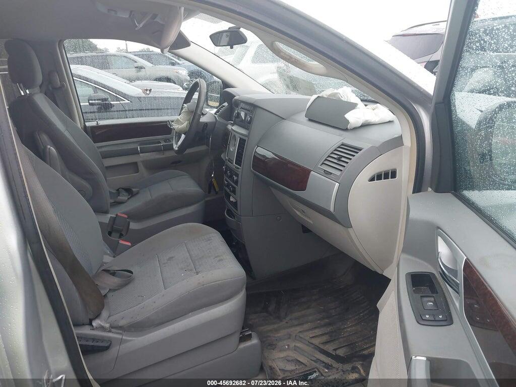2A4RR5D1XAR460460 2010 CHRYSLER TOWN & COUNTRY photo no. 5