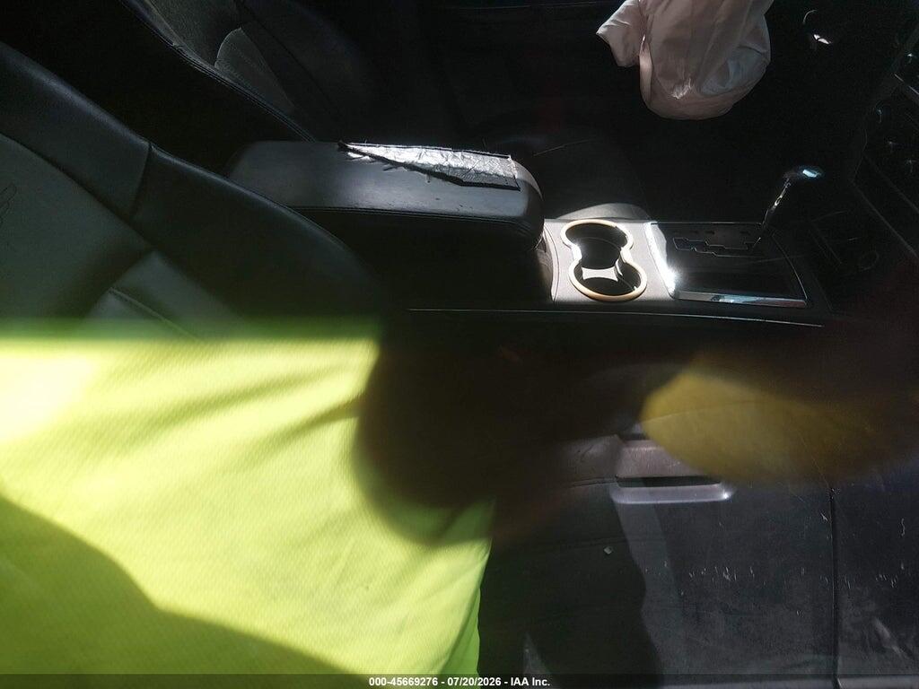 2C3CK5CV3AH144137 2010 CHRYSLER 300 photo no. 5