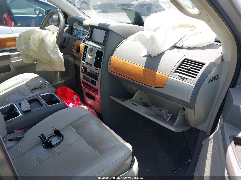 2A4RR7DX9AR404624 2010 CHRYSLER TOWN & COUNTRY photo no. 5