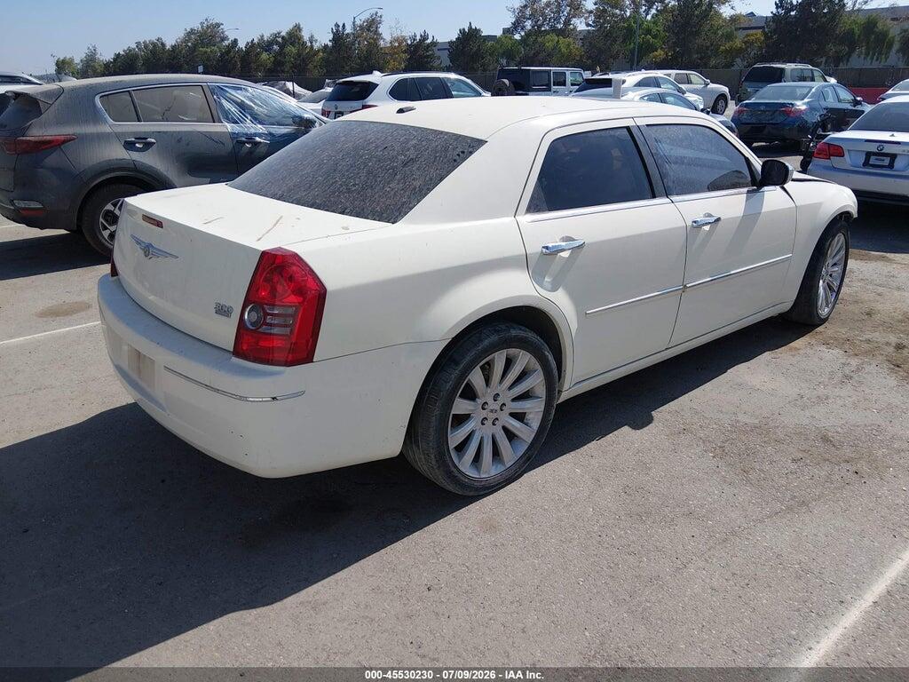 2C3CA5CV1AH206413 2010 CHRYSLER 300 photo no. 4