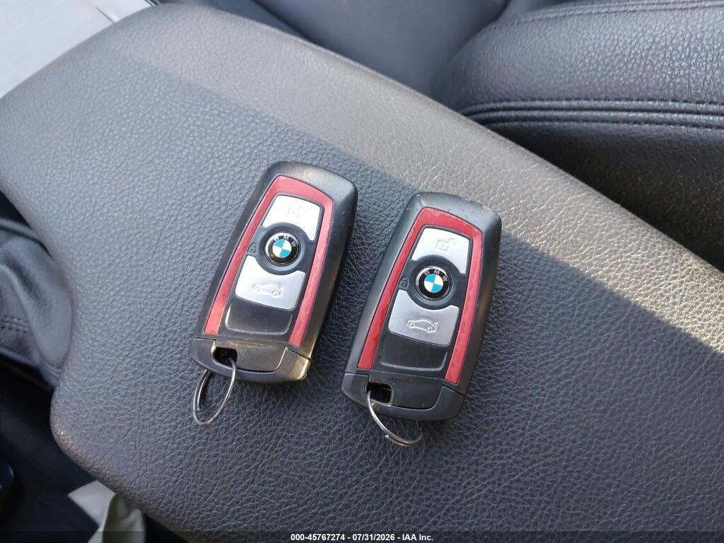WBA8D9C5XJA615246 2018 BMW 330I photo no. 11