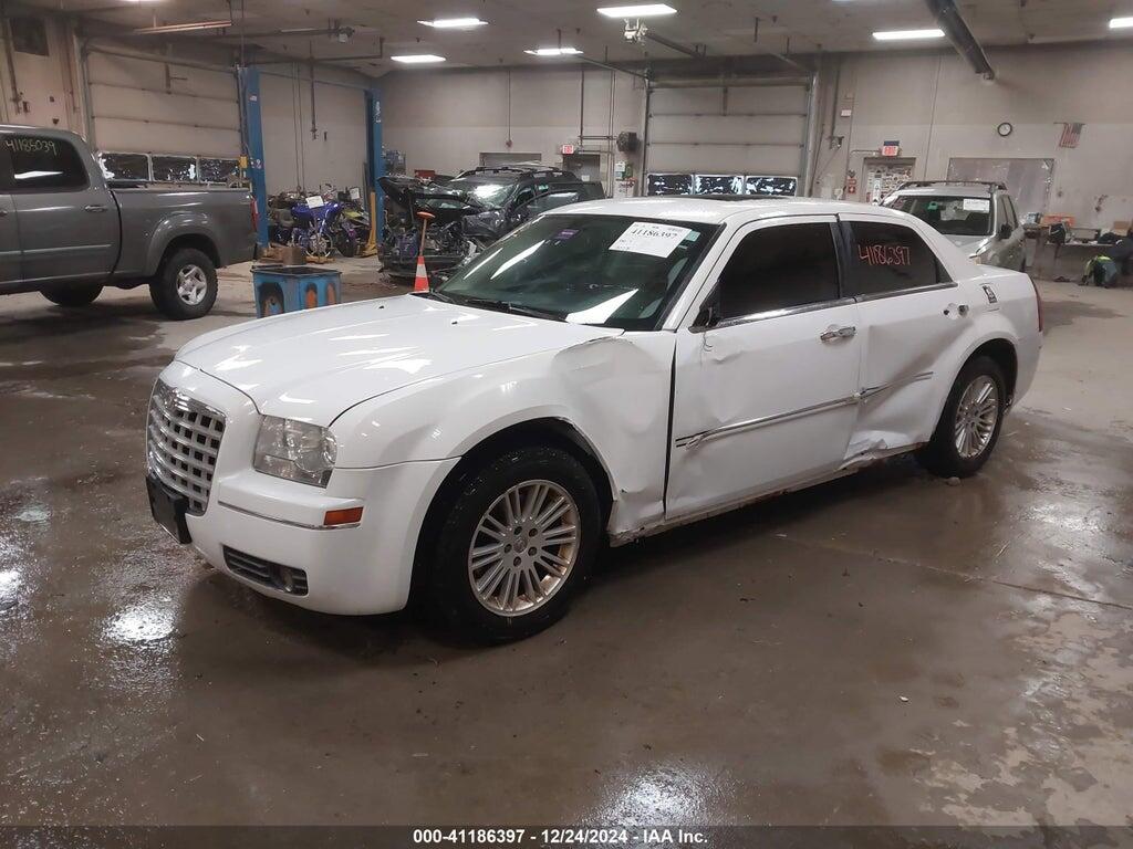 2C3CA5CV0AH264609 2010 CHRYSLER 300 photo no. 2
