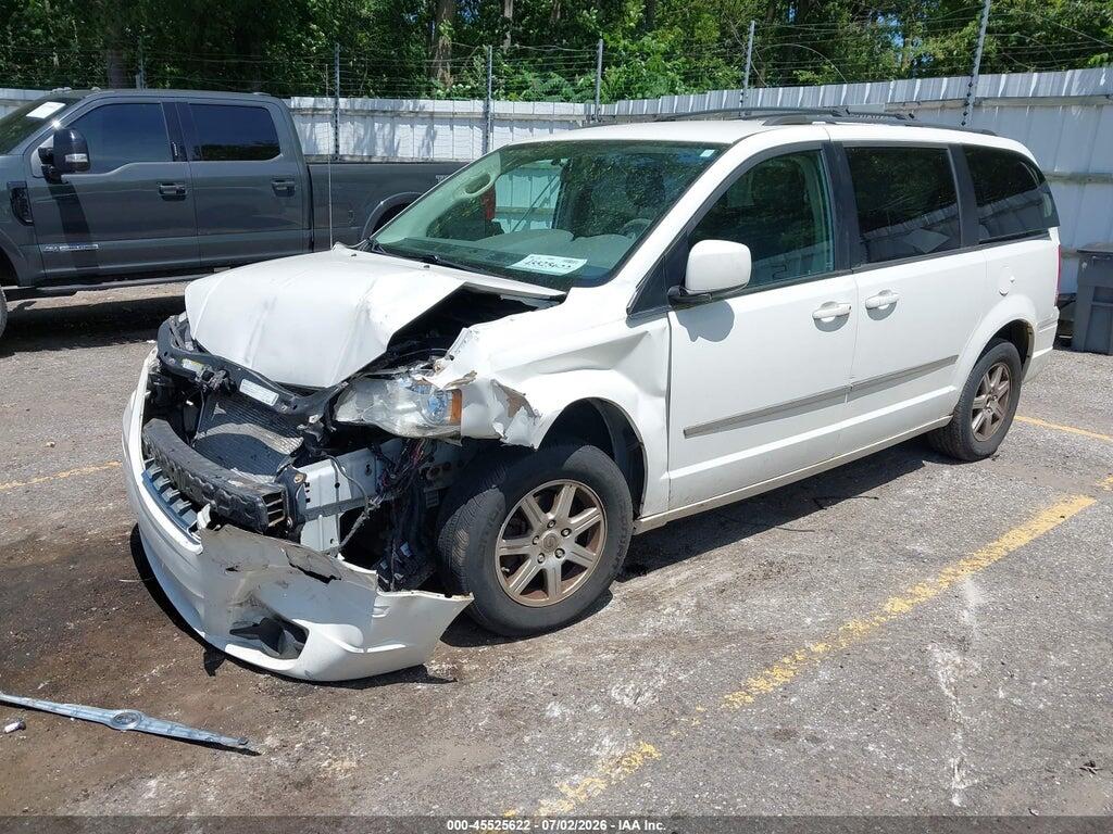 2A4RR5D13AR133933 2010 CHRYSLER TOWN & COUNTRY photo no. 2