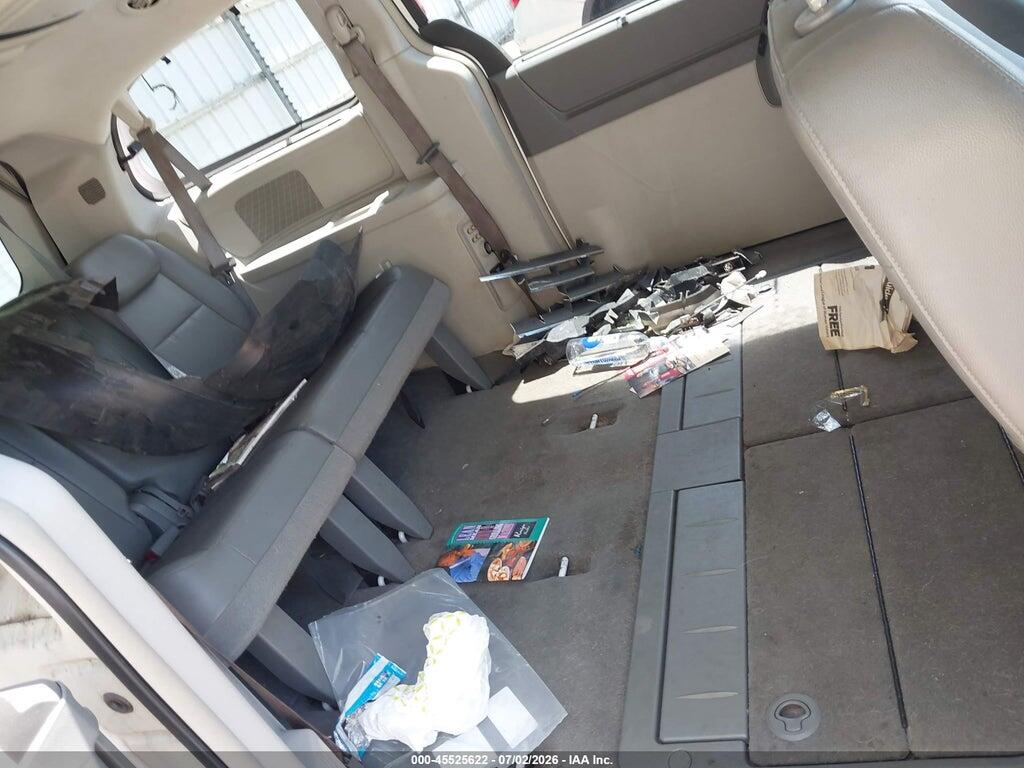 2A4RR5D13AR133933 2010 CHRYSLER TOWN & COUNTRY photo no. 8