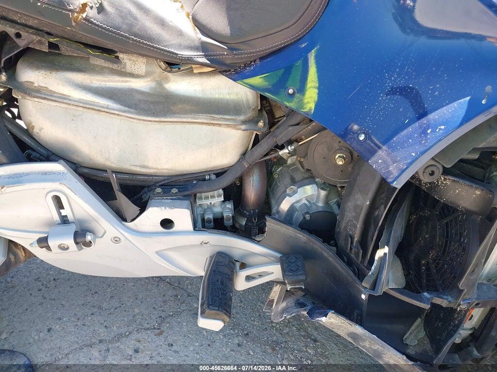 2BXJBKC12AV001339 2010 CAN-AM SPYDER ROADSTER photo no. 8