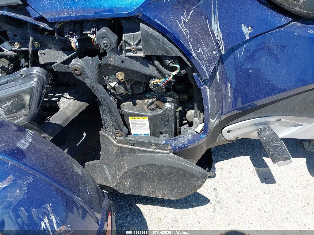 2BXJBKC12AV001339 2010 CAN-AM SPYDER ROADSTER photo no. 9