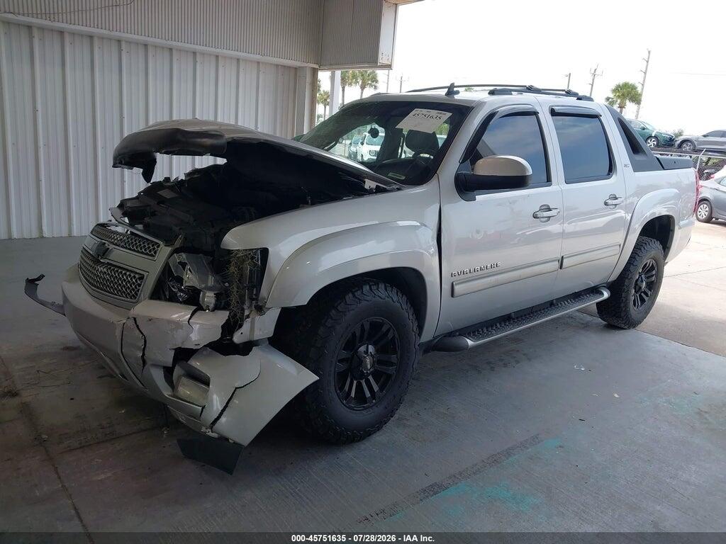 3GNVKFE06AG225023 2010 CHEVROLET AVALANCHE 1500 photo no. 2