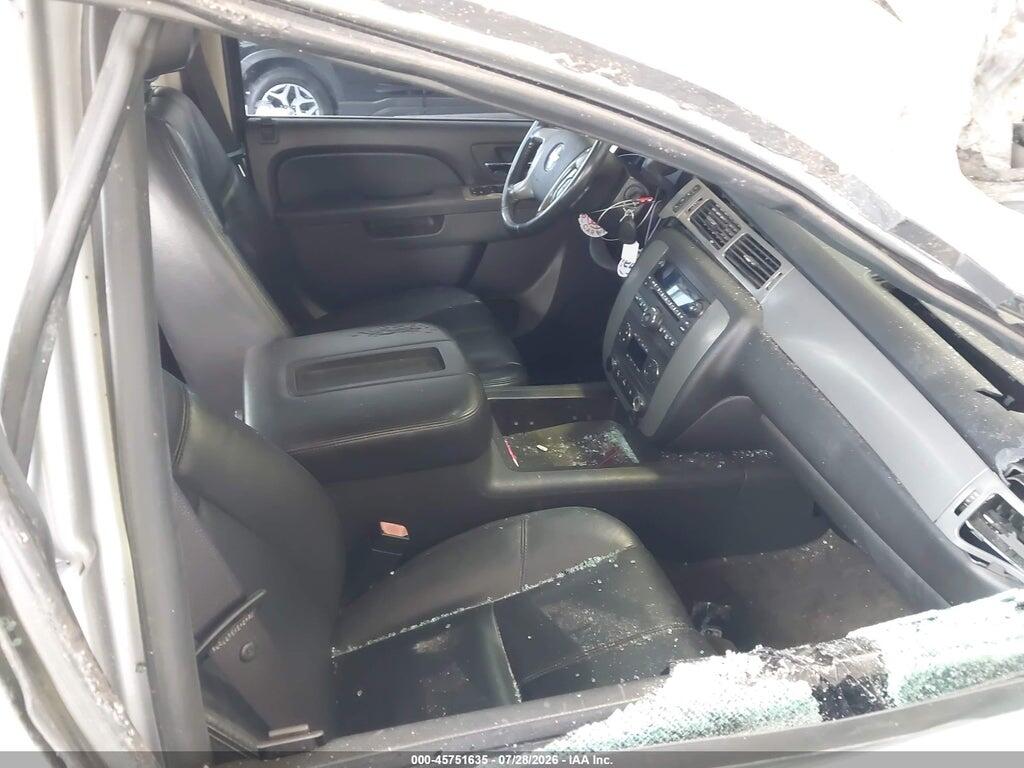 3GNVKFE06AG225023 2010 CHEVROLET AVALANCHE 1500 photo no. 5