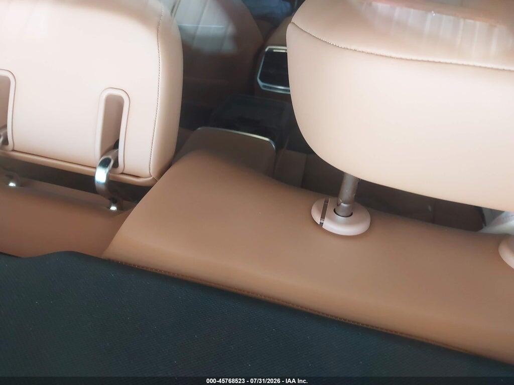 WBA23EH01PCN26385 2023 BMW 740 photo no. 8