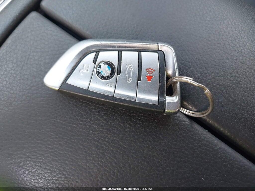 WBA7E2C52KB216746 2019 BMW 740I photo no. 11