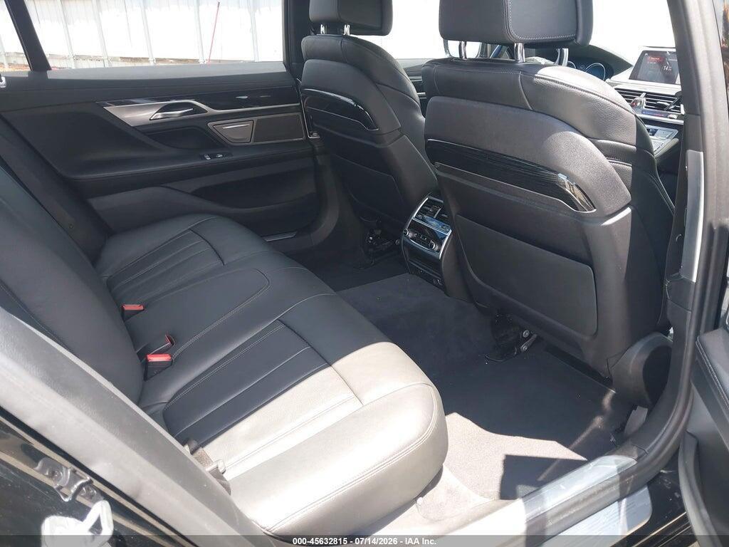 WBA7E2C50KB218558 2019 BMW 740I photo no. 8