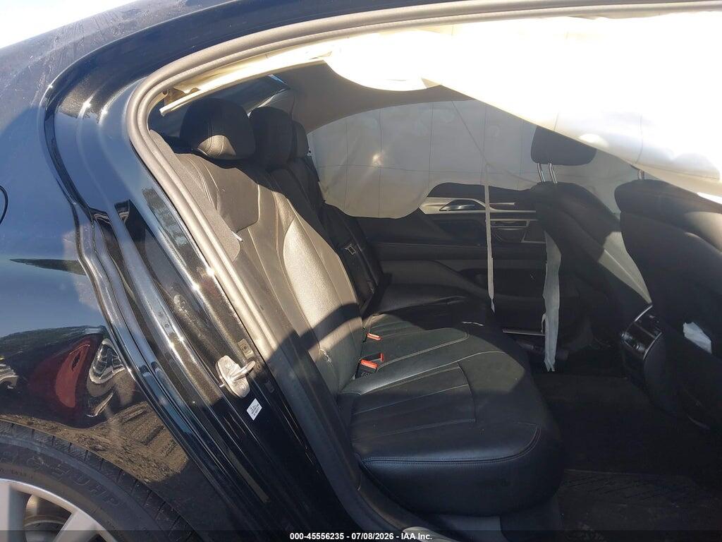 WBA7E2C58KB216833 2019 BMW 740I photo no. 8