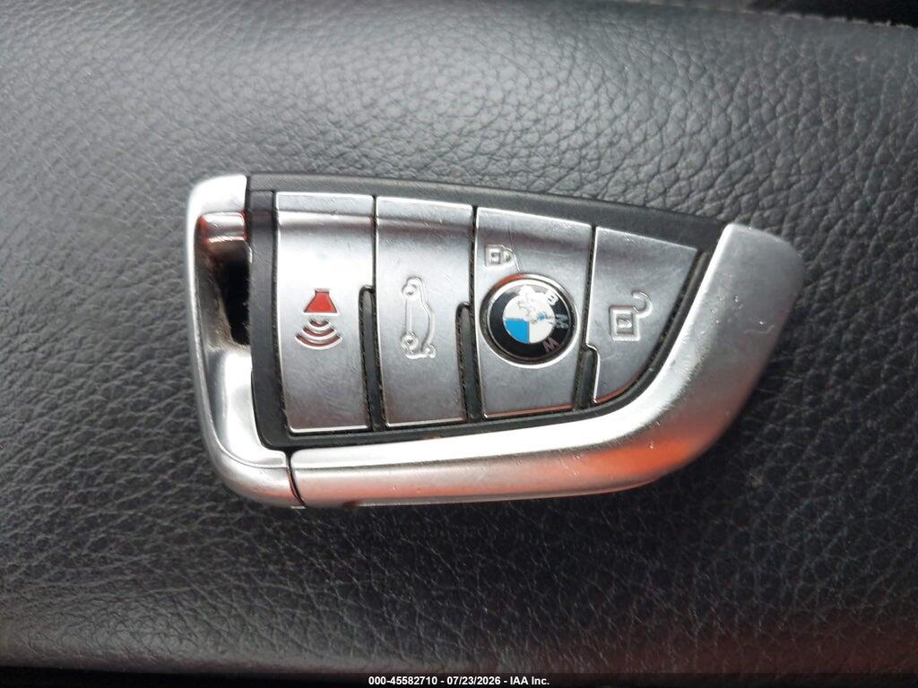 WBA7E2C5XHG740478 2017 BMW 740I photo no. 11
