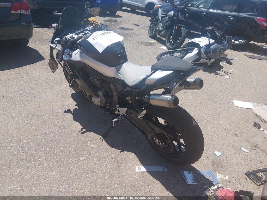 LCEPEVLP4T6000994 2026 CF MOTO 675SS photo no. 3
