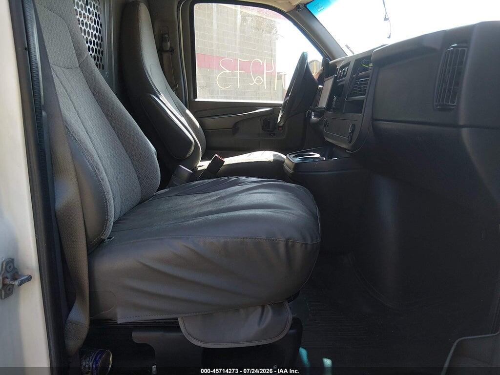 1GCWGFBA8B1146884 2011 CHEVROLET EXPRESS 2500 photo no. 5