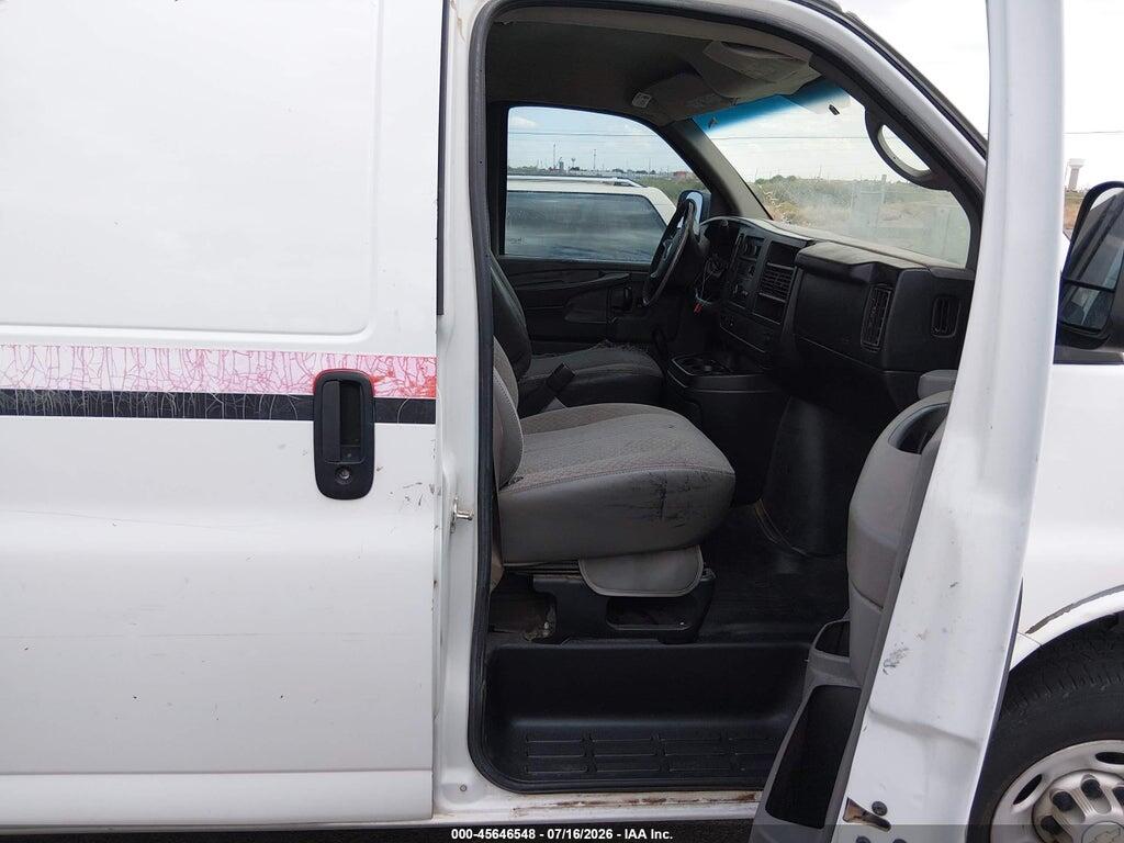 1GCWGFCA1B1113918 2011 CHEVROLET EXPRESS 2500 photo no. 5