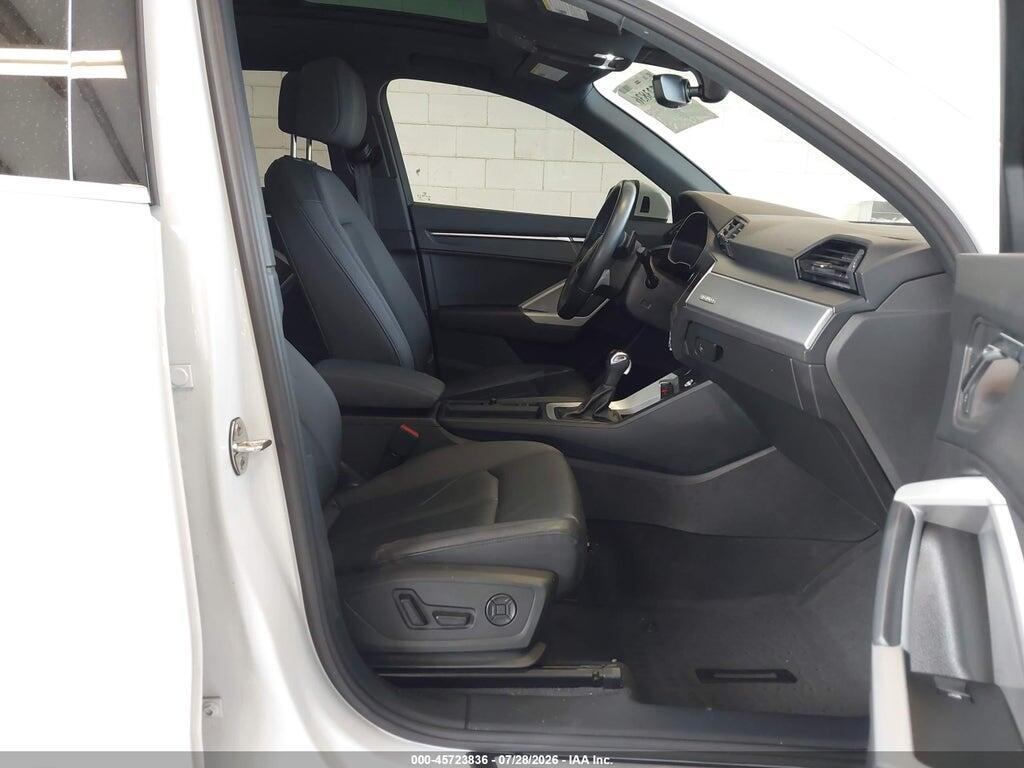WA1DECF34N1010225 2022 AUDI Q3 photo no. 5