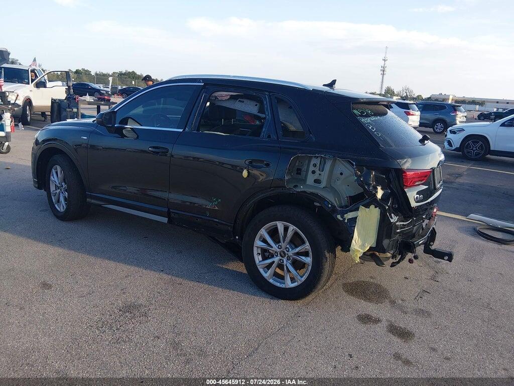 WA1EECF37N1082086 2022 AUDI Q3 photo no. 3