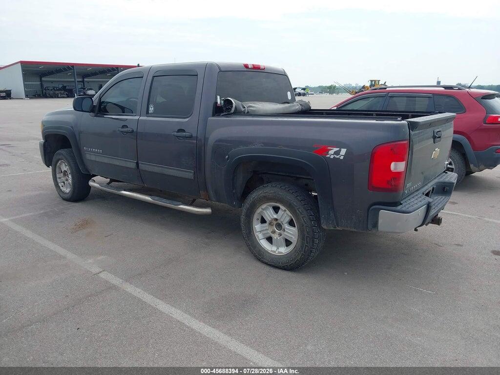 1GCPKSE36BF188420 2011 CHEVROLET SILVERADO 1500 photo no. 3
