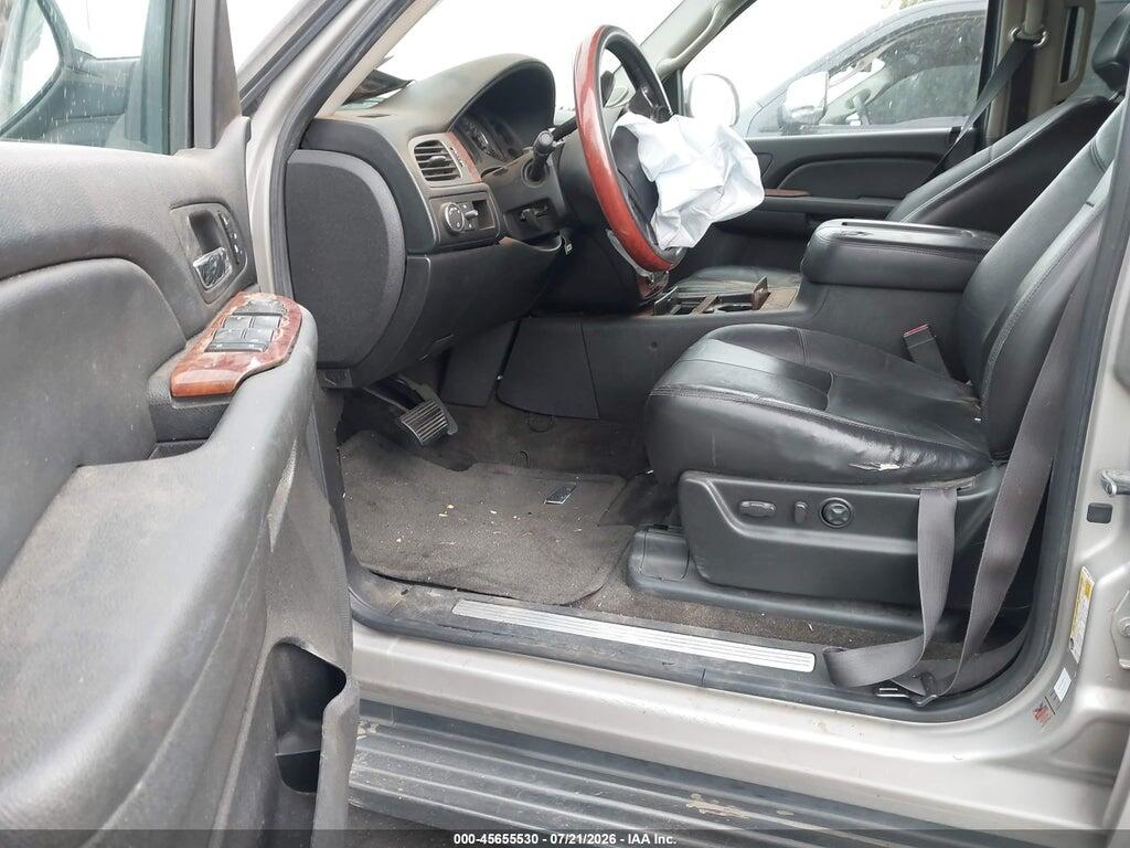 3GNFC16048G147029 2008 CHEVROLET SUBURBAN 1500 photo no. 5