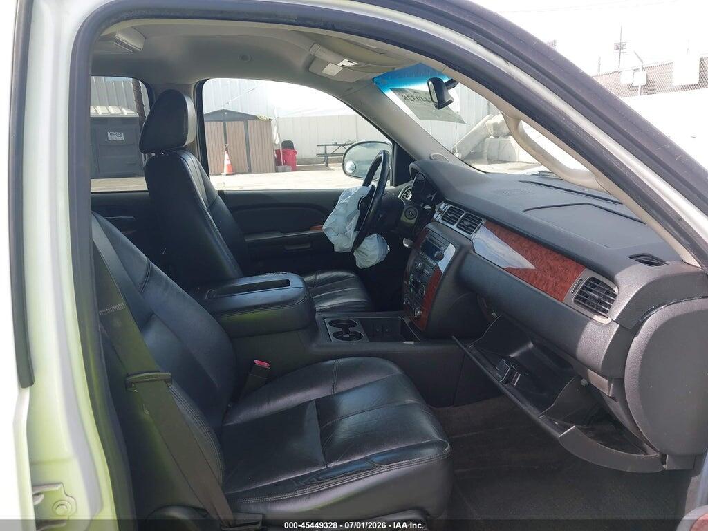 1GNFC16018R152222 2008 CHEVROLET SUBURBAN 1500 photo no. 5