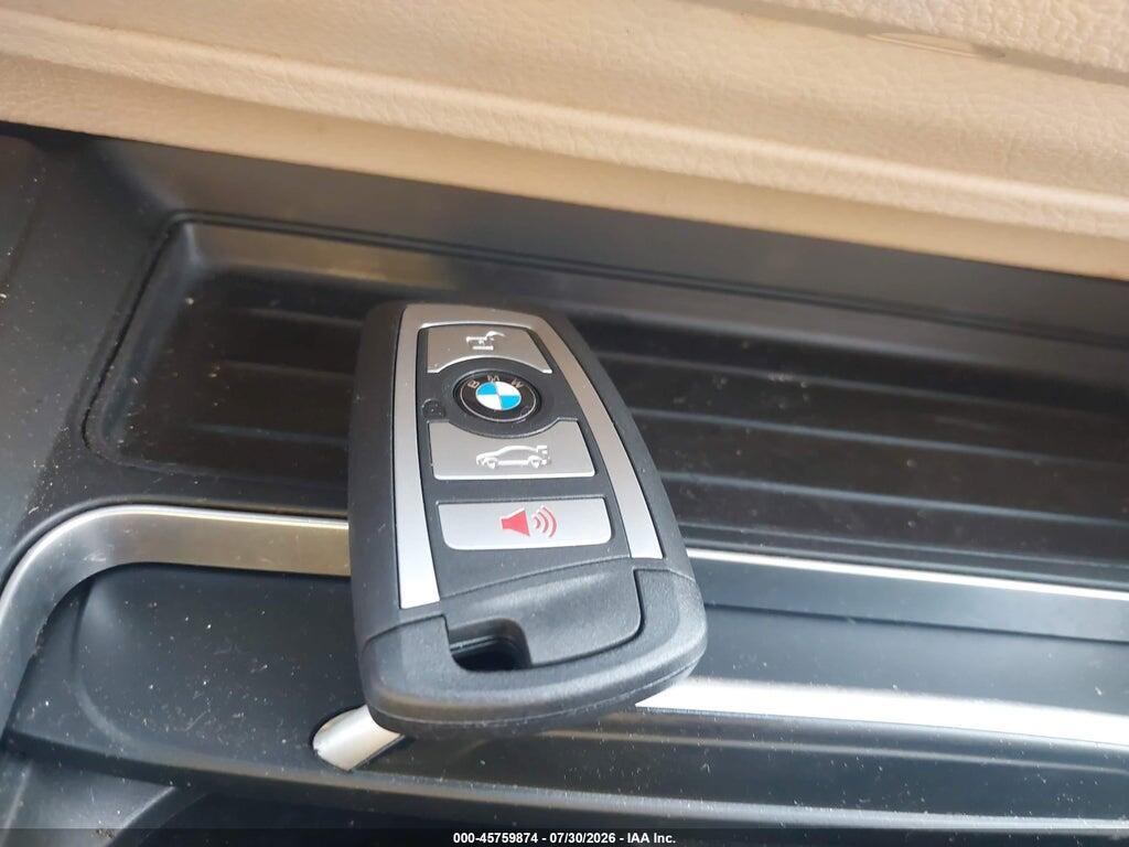 WBA8E9G57GNU29348 2016 BMW 328I photo no. 11