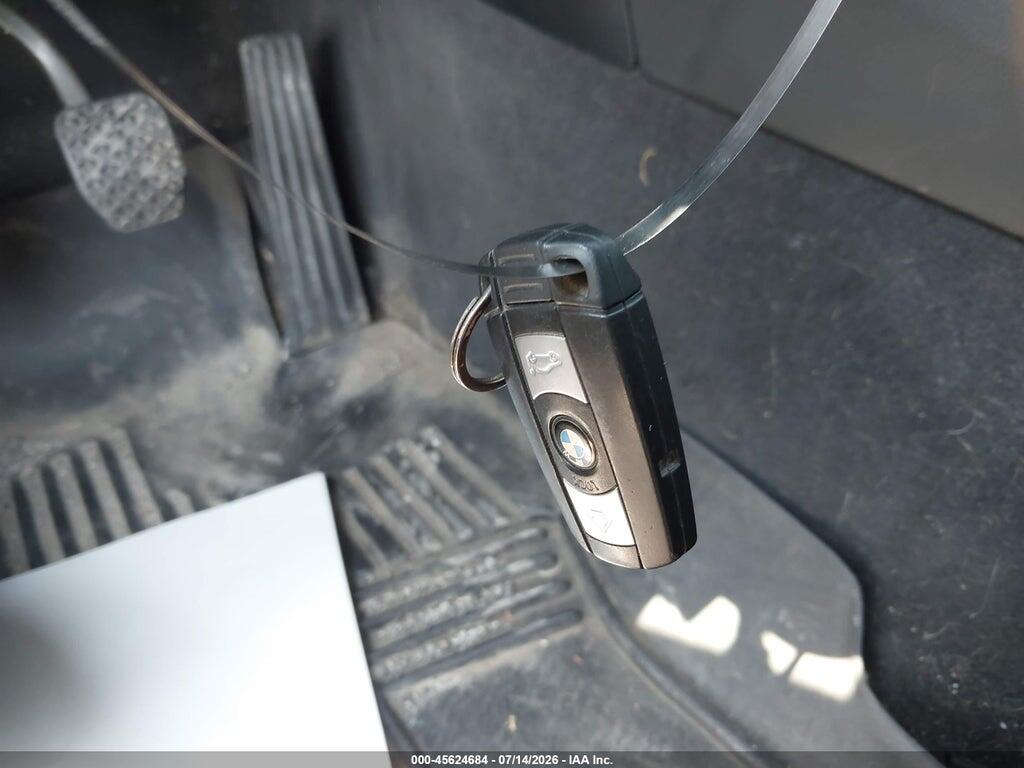WBAKF9C53DE672630 2013 BMW 335I photo no. 11