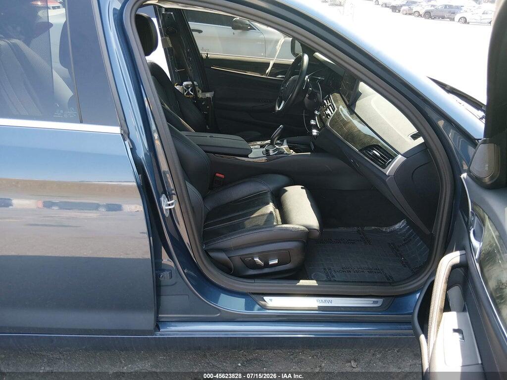 WBA33AG0XPCL96802 2023 BMW 530E photo no. 5