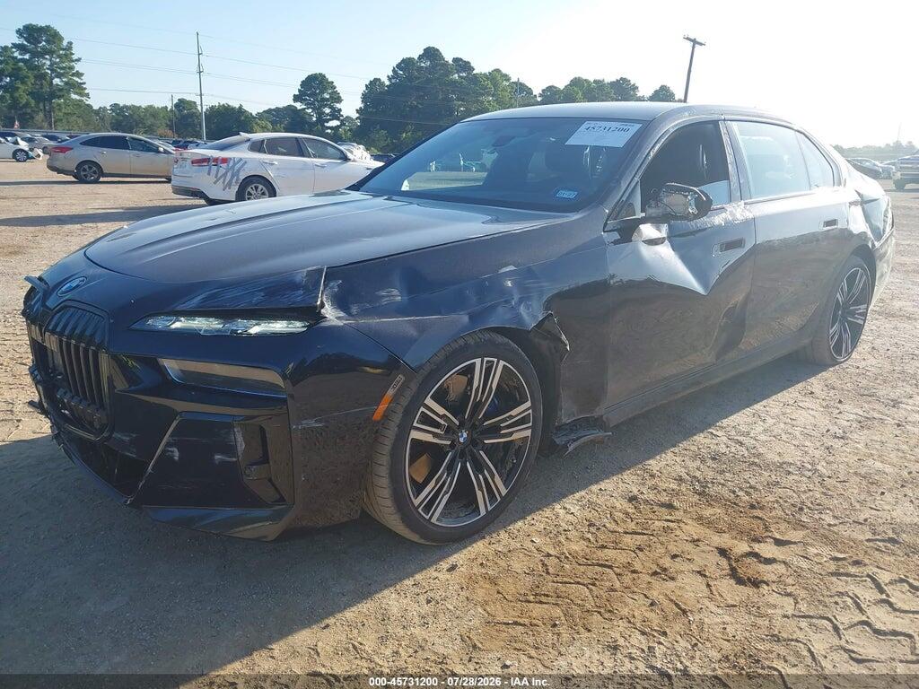 WBA33EJ05PCL83682 2023 BMW 760 photo no. 2