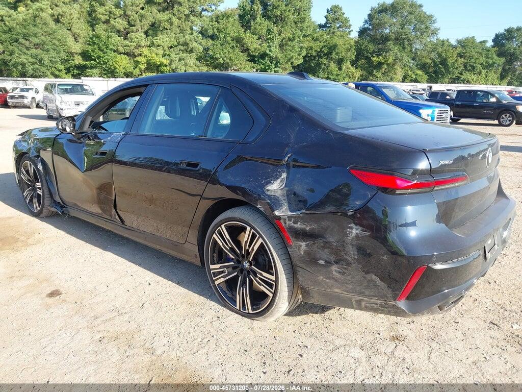WBA33EJ05PCL83682 2023 BMW 760 photo no. 3