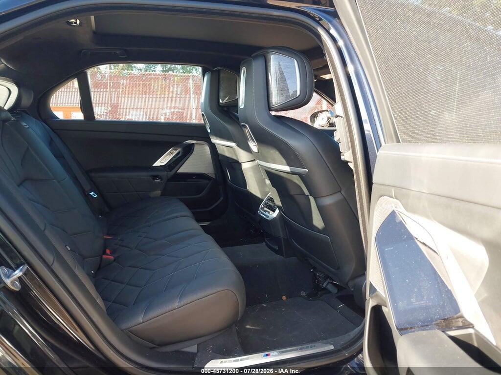 WBA33EJ05PCL83682 2023 BMW 760 photo no. 8