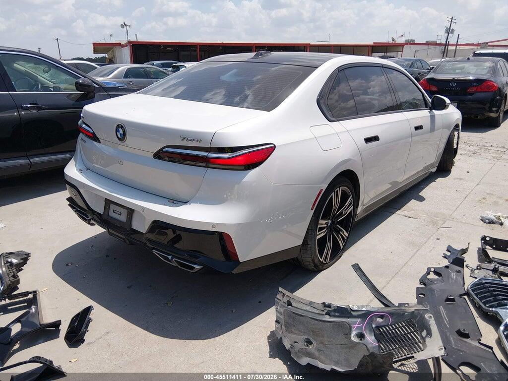 WBA33EJ03PCL47330 2023 BMW 760 photo no. 4