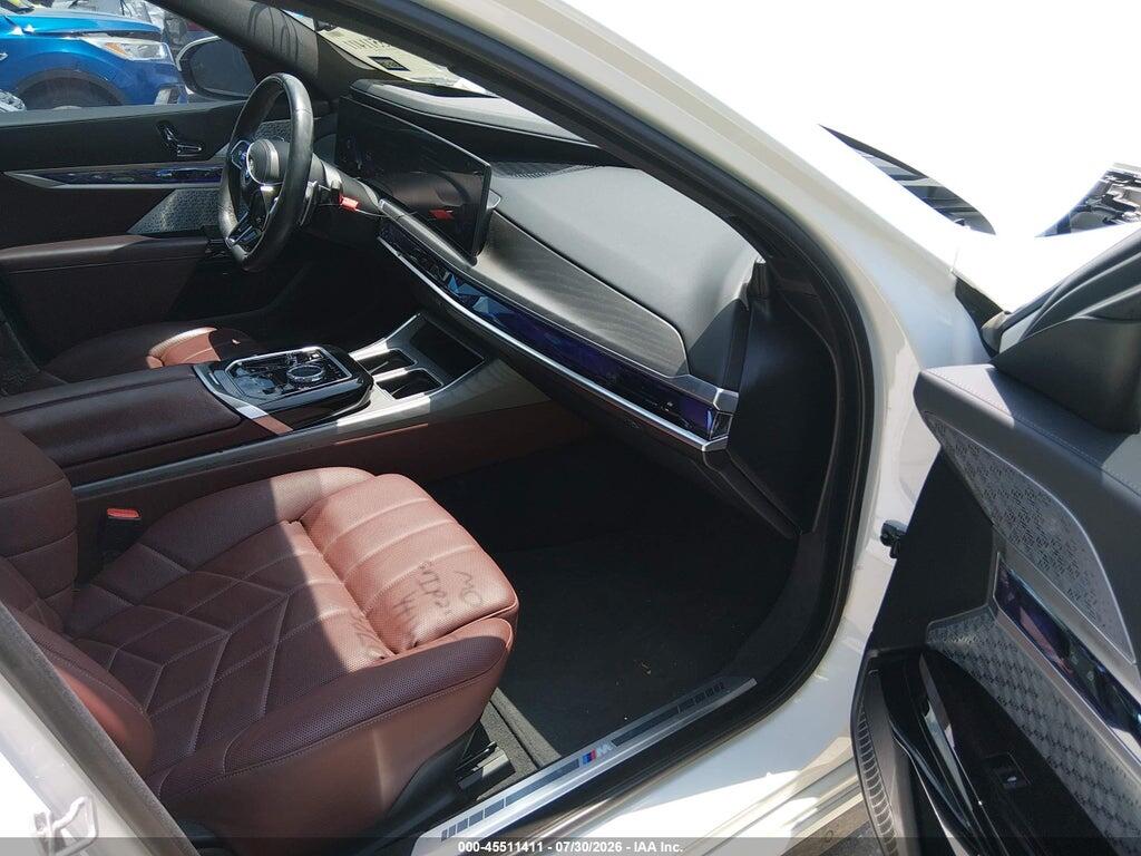 WBA33EJ03PCL47330 2023 BMW 760 photo no. 5