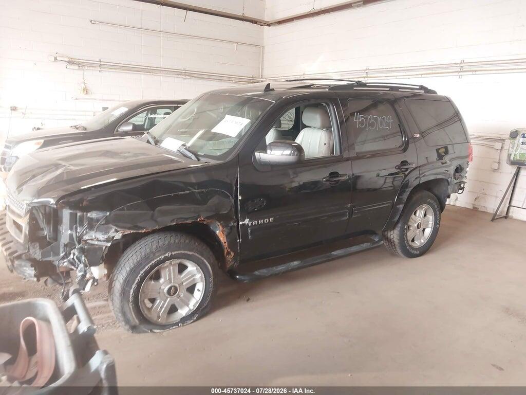 1GNSKBE02BR286236 2011 CHEVROLET TAHOE photo no. 2