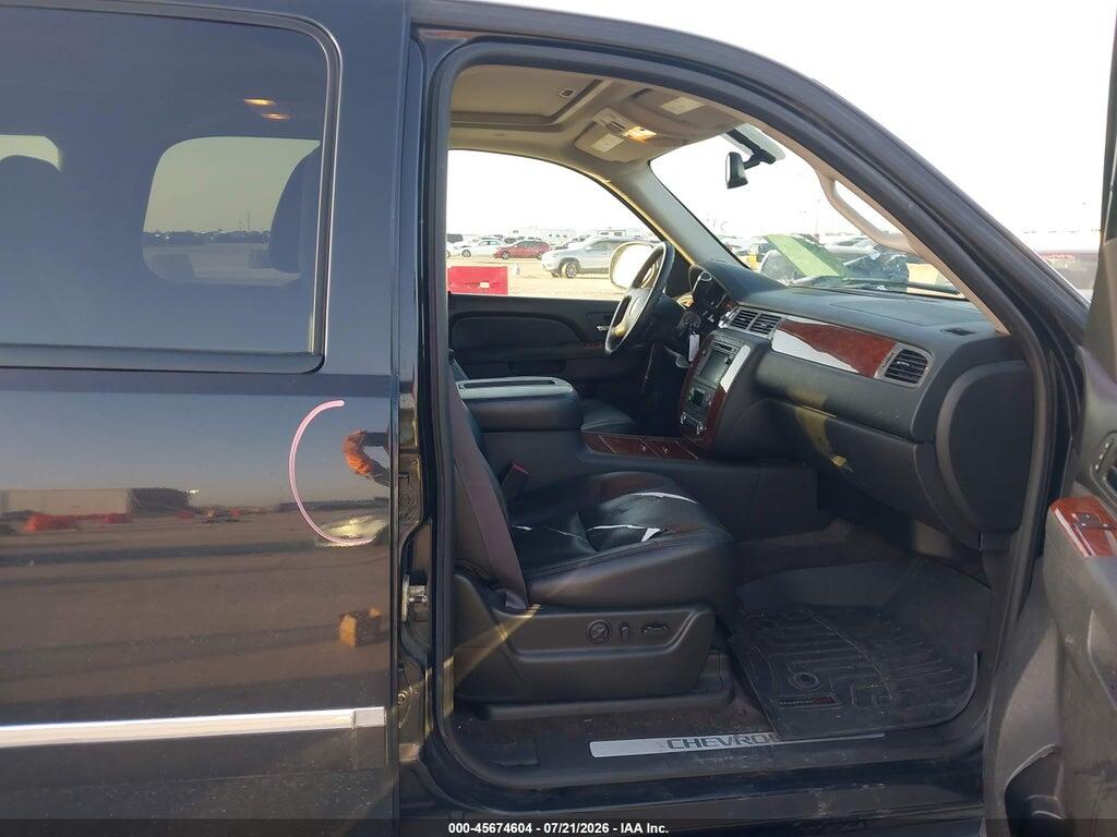 1GNSCCE08BR229557 2011 CHEVROLET TAHOE photo no. 5