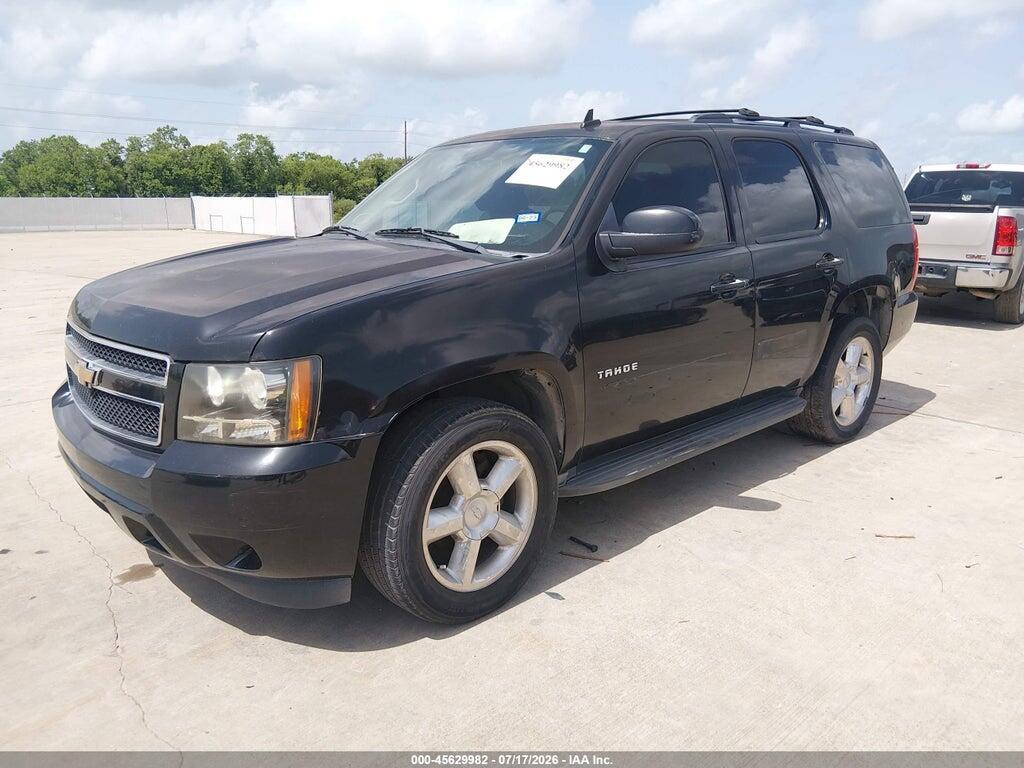 1GNSCAE07BR330951 2011 CHEVROLET TAHOE photo no. 2